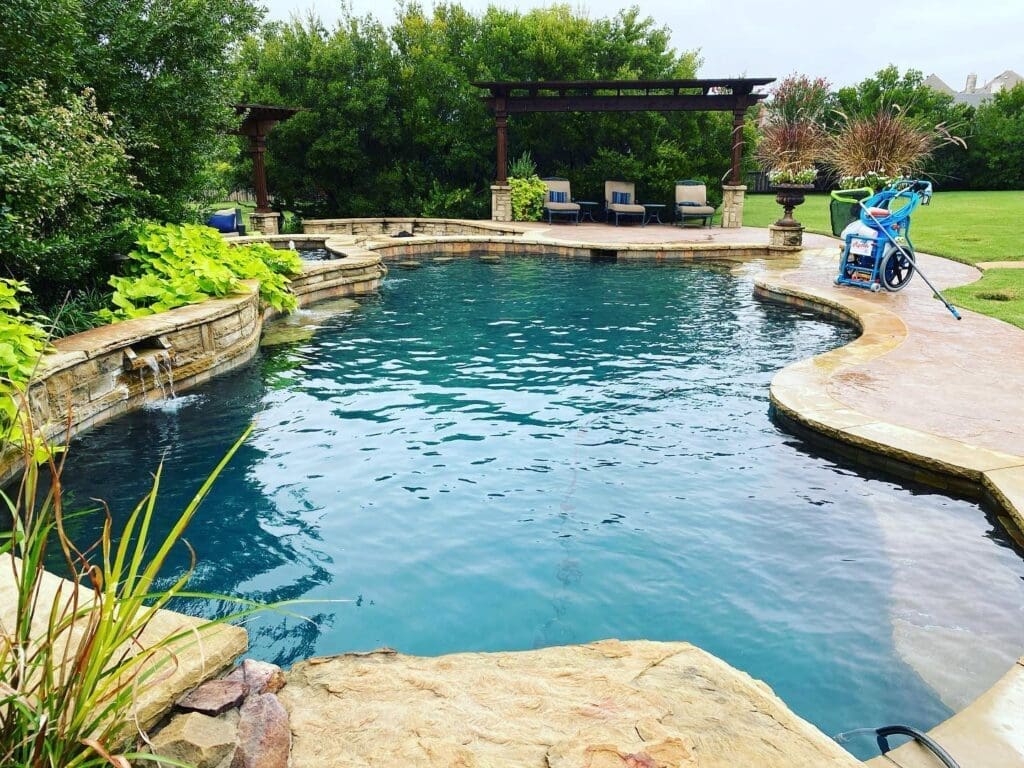 swimming pool maintenance services in Texas